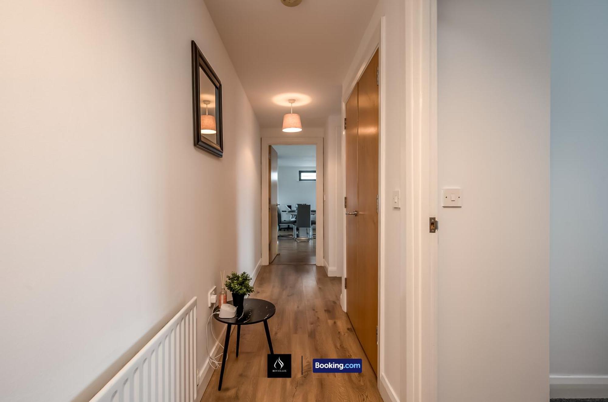 2 Bed Modern Cozy By Boyeilles Short Lets & Serviced With Free Wifi Belfast