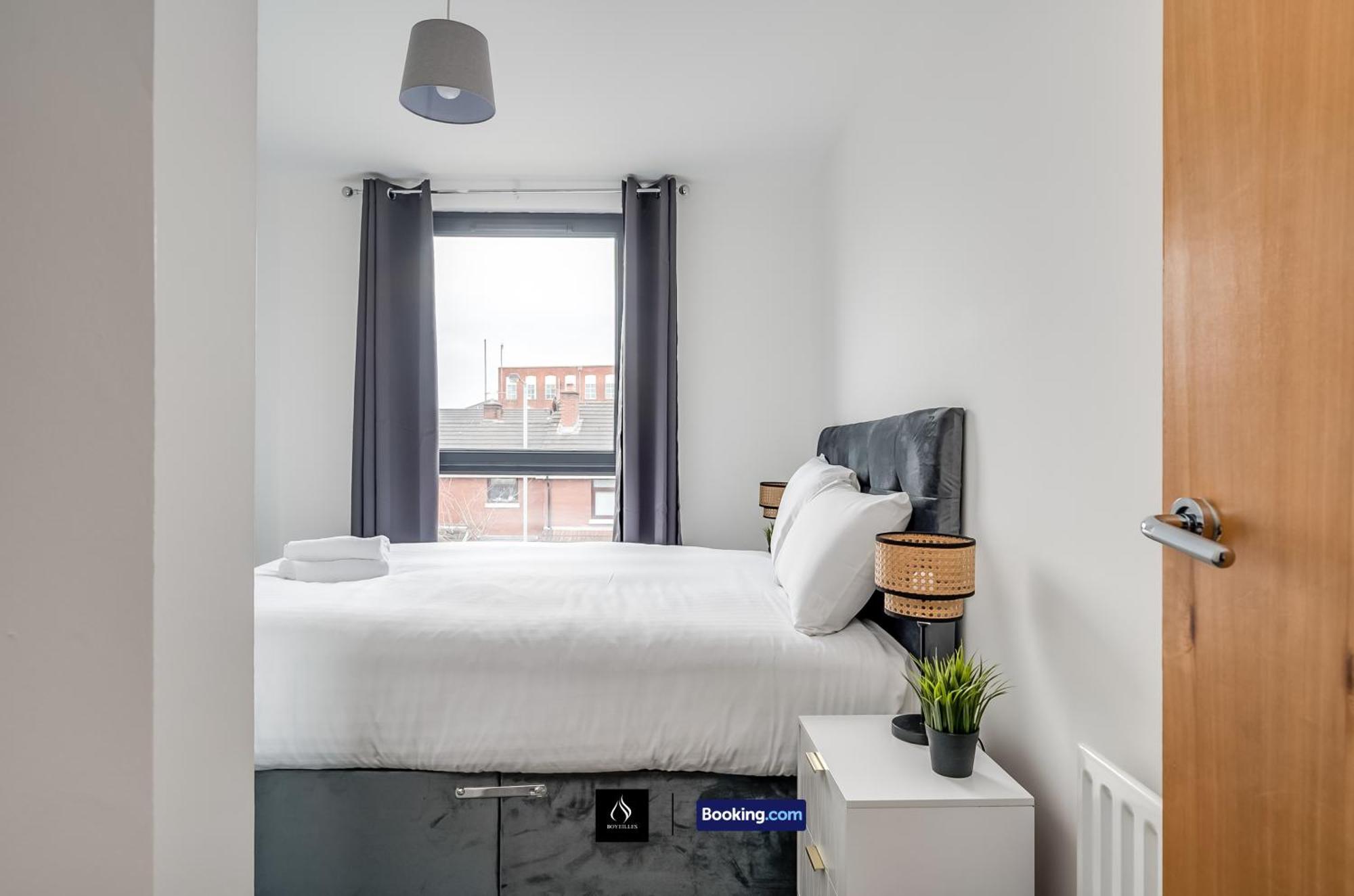 Apartment 2 Bed Modern Cozy By Boyeilles Short Lets & Serviced With Free Wifi Belfast
