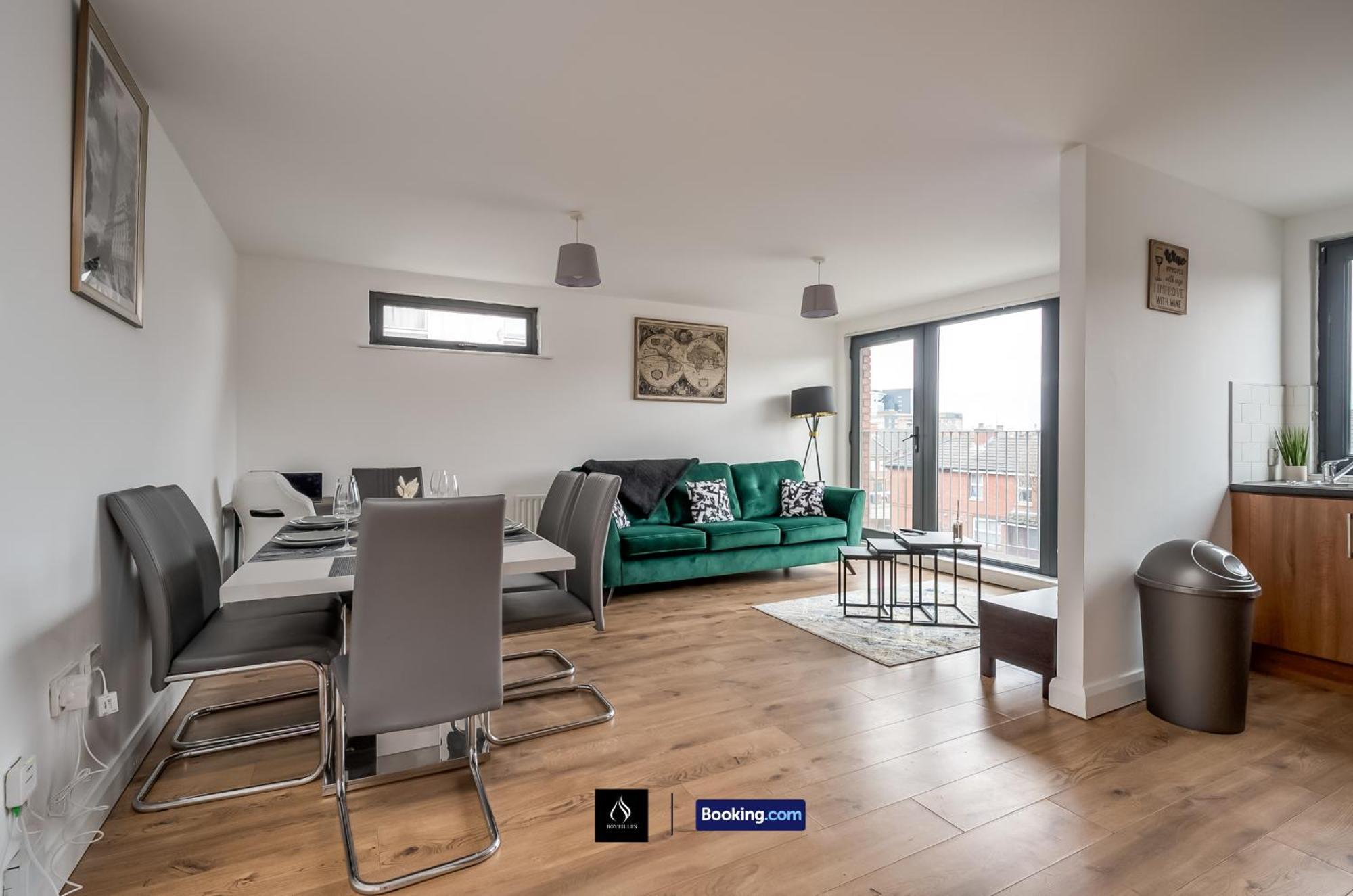 2 Bed Modern Cozy By Boyeilles Short Lets & Serviced With Free Wifi Apartment *